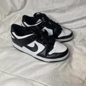 Nike Dunk Low Black and White (Panda) Sneakers Size 6.5