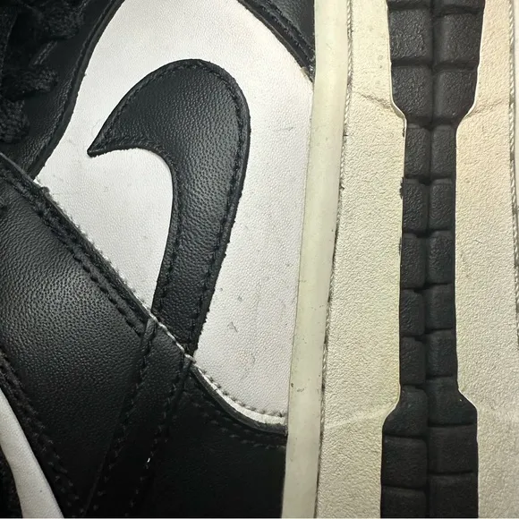 Nike Dunk Low “Panda”
