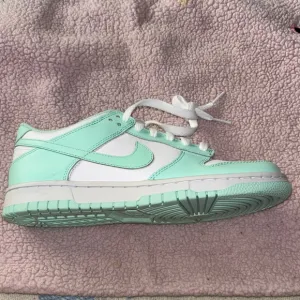 Nike Dunk LowGreen Glow