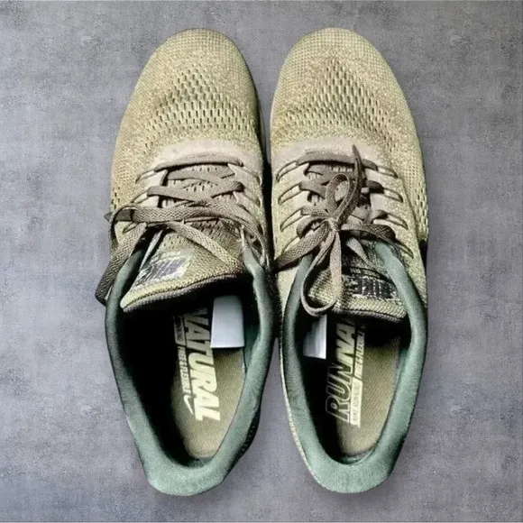 Nike Free RN Flyknit Shoes Men’s Size 12 Olive