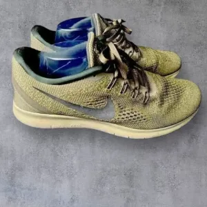 Nike Free RN Flyknit Shoes Men’s Size 12 Olive