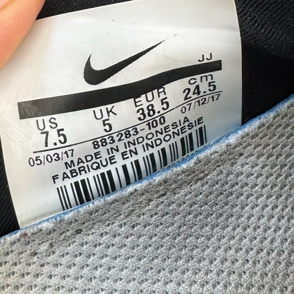 Nike Free Runner Black and White Athletic Shoes, 7.5