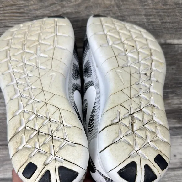 Nike Free Runner Black and White Athletic Shoes, 7.5