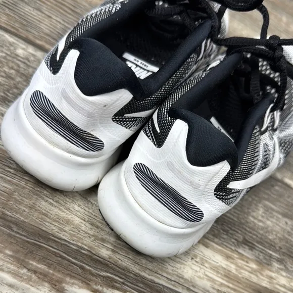 Nike Free Runner Black and White Athletic Shoes, 7.5