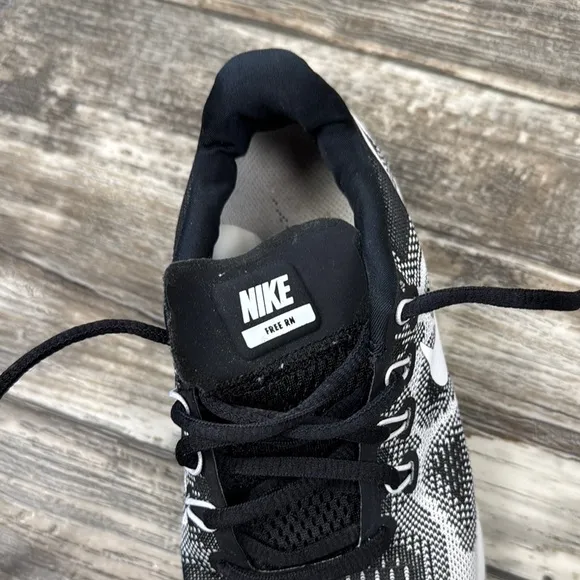 Nike Free Runner Black and White Athletic Shoes, 7.5