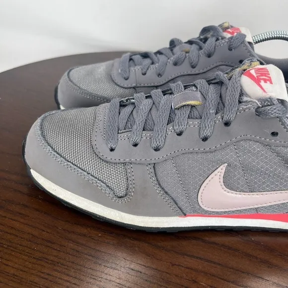 Nike Genicco Shoes Women's 8 Gray Pink‎ Lace Up Low Top Sneakers 644451-004