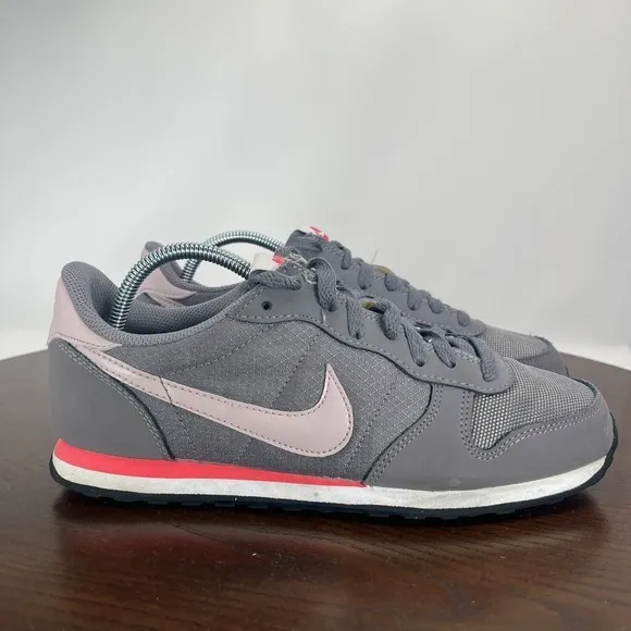 Nike Genicco Shoes Women's 8 Gray Pink‎ Lace Up Low Top Sneakers 644451-004