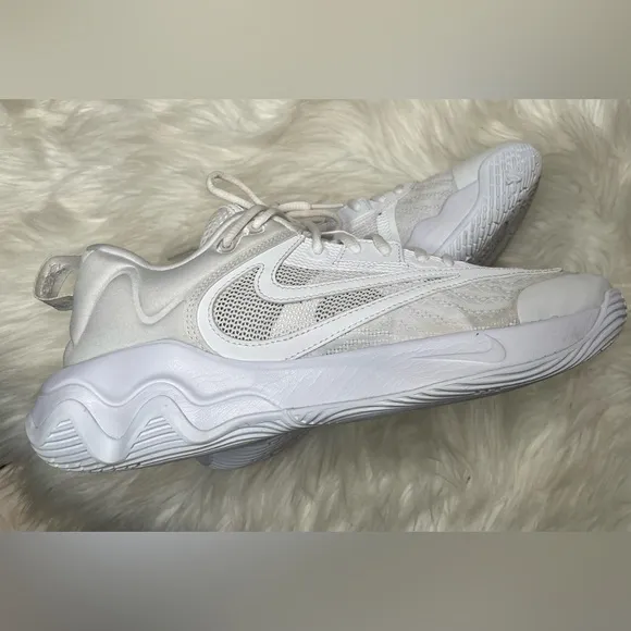 🏀Nike Giannis Immortality 3 Triple White Mens Shoes size 9