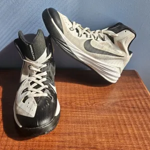 Nike Hyperdunk High Tops 2014 Size 8