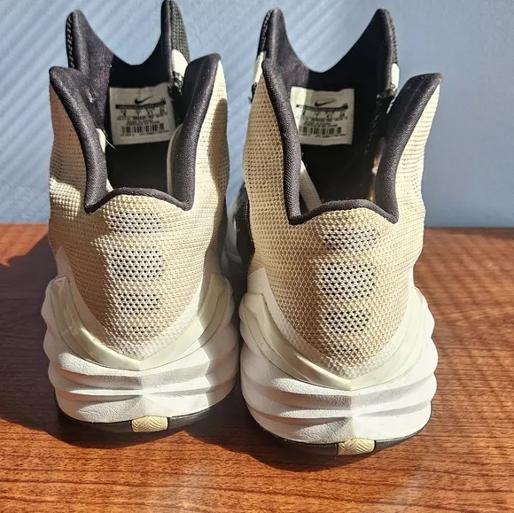 Nike Hyperdunk High Tops 2014 Size 8