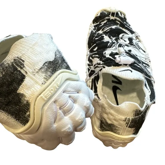 Nike ISPA Mindbody Shoes (White/Summit White/Black) Size 9