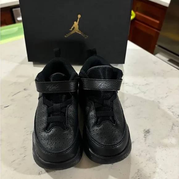 NIKE JORDAN MAX AURA 5 (TD) SNEAKERS TODDLER ALL BLACKHI-TOP SHOES