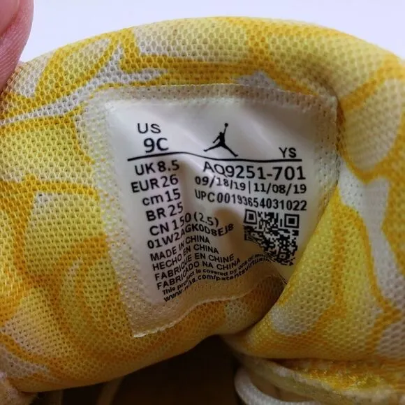 Nike Jordan Max Aura Toddler Size 9c Yellow White Mid Sneaker Shoes AQ9251-701