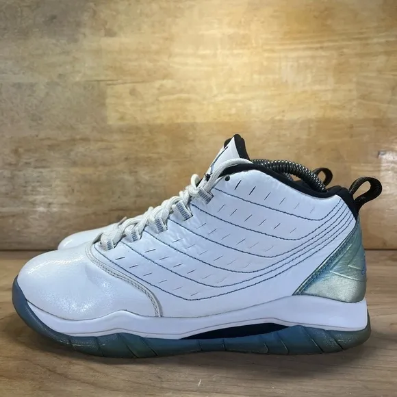 Nike Jordan Velocity Womens Size 8.5 (7Y) Shoes Sneakers White Blue 693361-117
