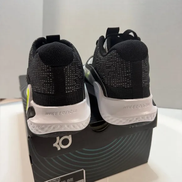 Nike KD Trey 5x, Men’s 10.5, NIB