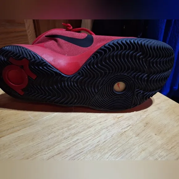Nike Kevin Durant KD Trey V5  Red Basketball Shoes in a youth size 7.