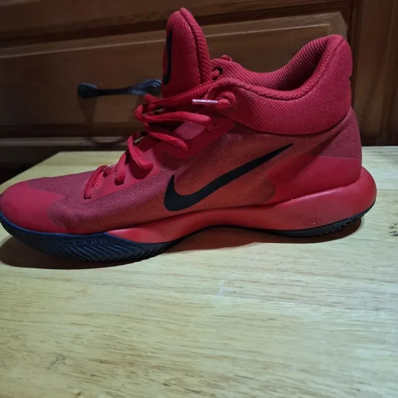 Nike Kevin Durant KD Trey V5  Red Basketball Shoes in a youth size 7.
