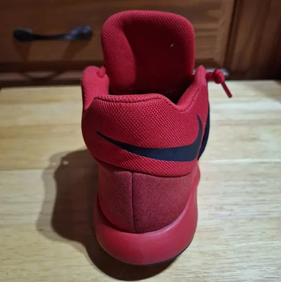 Nike Kevin Durant KD Trey V5  Red Basketball Shoes in a youth size 7.