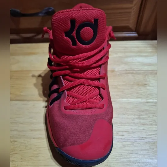 Nike Kevin Durant KD Trey V5  Red Basketball Shoes in a youth size 7.