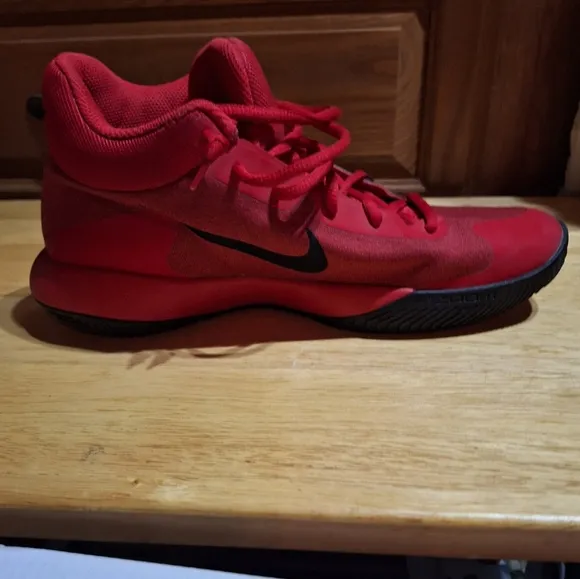 Nike Kevin Durant KD Trey V5  Red Basketball Shoes in a youth size 7.