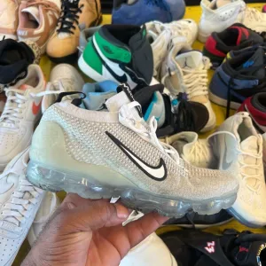 Nike Kids Air VaporMax Flyknit Shoes - VaporMax Nikes Men 7 fits ladies 8.5