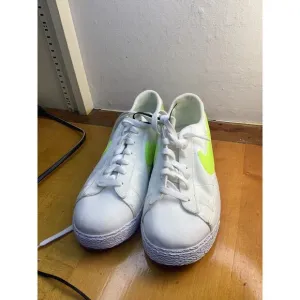 Nike Kids Blazer Low Pop Sneaker Shoes White Size 6.5