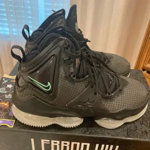Nike Kids LeBron XVIII Black Basketball Shoes