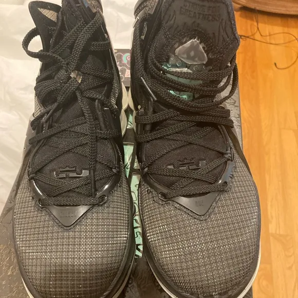 Nike Kids LeBron XVIII Black Basketball Shoes