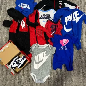 Nike Kids One Piece Bodysuit - Gray