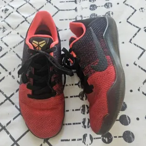 Nike Kobe 11 Low &quot;Achilles Heel&quot; Basketball Sneakers, Size 4Y