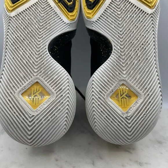 Nike Kyrie 3 Men's Black Yellow Basketball Shoes Mid Top Sz‎ 10.5 852395-901