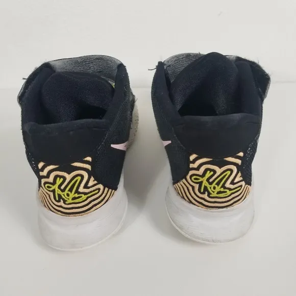 Nike Kyrie 7 PS Boys Mid Top Hook &amp; Loop Black Athletic size 3Y