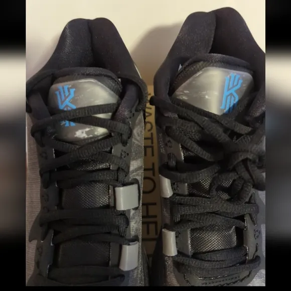 Nike Kyrie 8 ORCA 7.5M