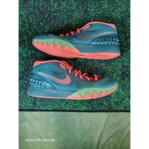 Nike Kyrie Irving 1 Venus FlyTrap Shoes - 6Y Youth Boys 3 Green 717219-313
