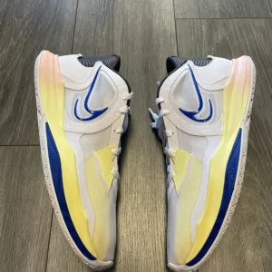 Nike Kyrie Low 5 Butterfly Effect Men's Basketball Shoes DJ6012-100