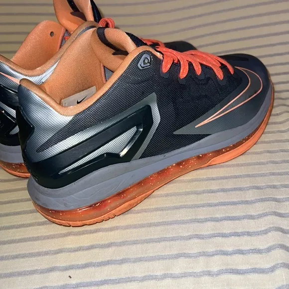 Nike LEBRON 11 Low GS 'Magnet Grey' Shoes Size 5.5 Youth Woman's 7.5