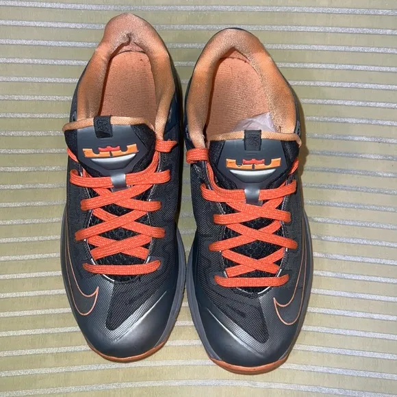 Nike LEBRON 11 Low GS 'Magnet Grey' Shoes Size 5.5 Youth Woman's 7.5