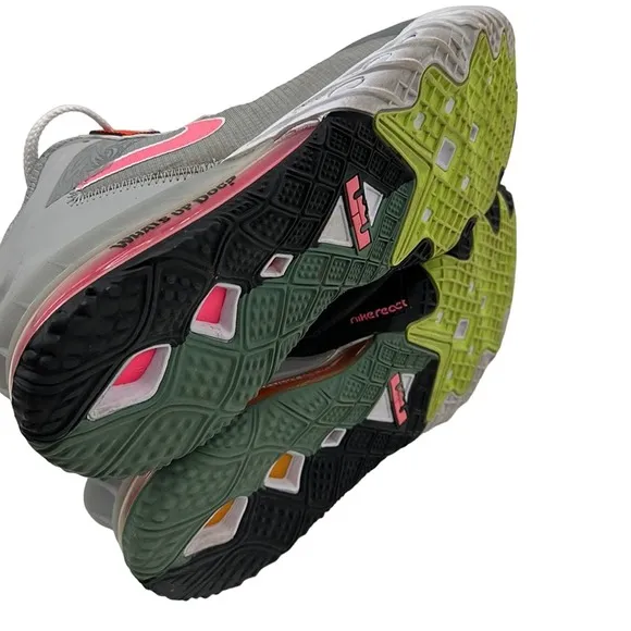 Nike Lebron 18 Low (Bugs vs. Marvin Space Jam) 10.5