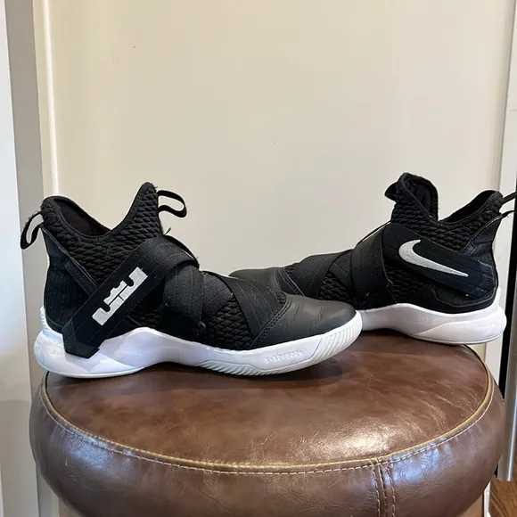 Nike Lebron Soldier 12 anchor sneakers mens black &amp; white sz 7.5