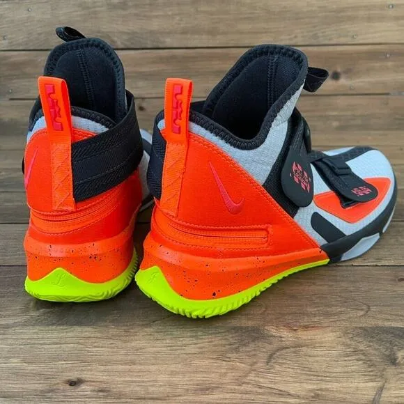 NIKE Lebron Soldier 13 FlyEase GS CJ1317-066 Grey/Orange 5Y Women 6.5 Basketball
