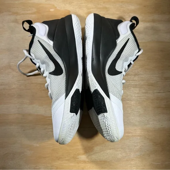 Nike LeBron Witness II Shoes Men’s Size 8.5