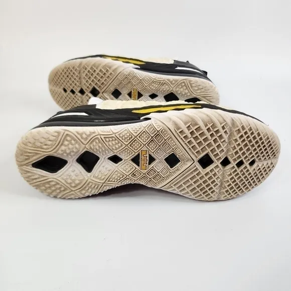 Nike LeBron XVIII 18 'Home' White Amarillo Black CQ9283-100 Men's Size 8.5 Shoes