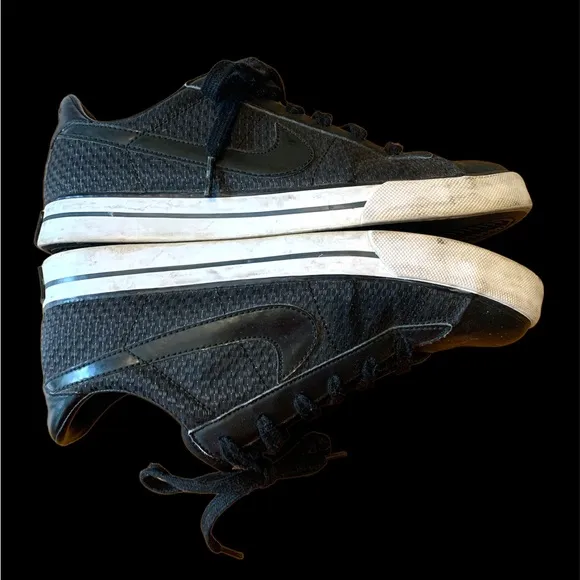 Nike Low Top Sneakers
