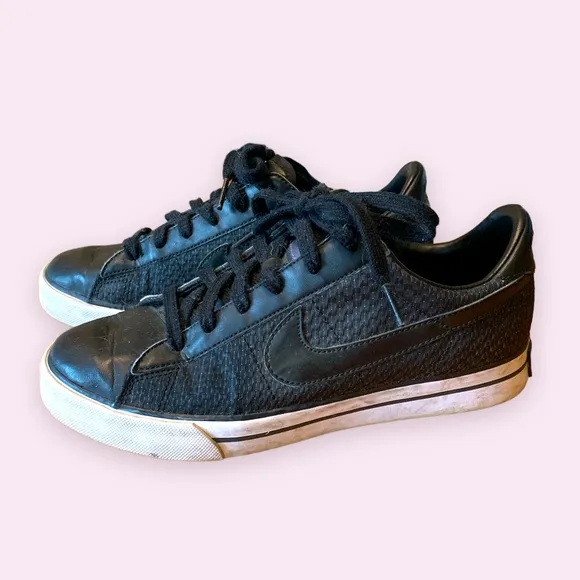 Nike Low Top Sneakers
