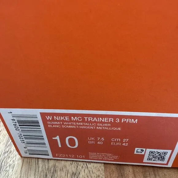 Nike Mc Trainer 3 PRM Women's Size 10 White/Silver Athletic Shoes FZ2112 101