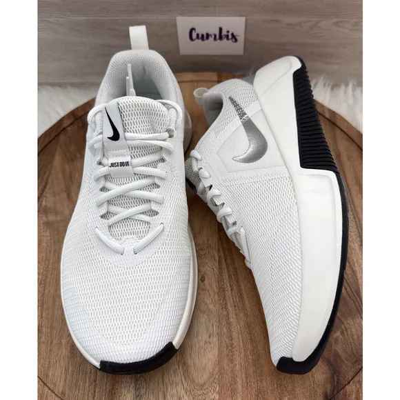 Nike Mc Trainer 3 PRM Women's Size 10 White/Silver Athletic Shoes FZ2112 101