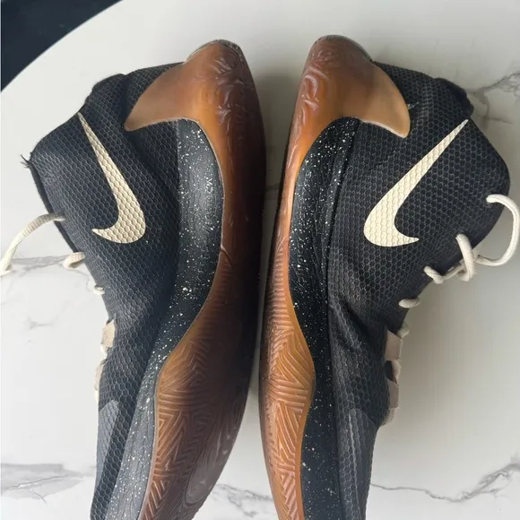 Nike Men 15 High Top Athletic Sneakers