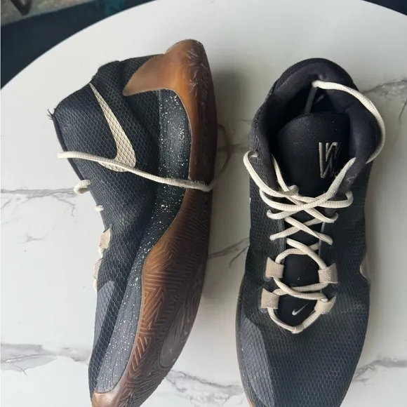 Nike Men 15 High Top Athletic Sneakers