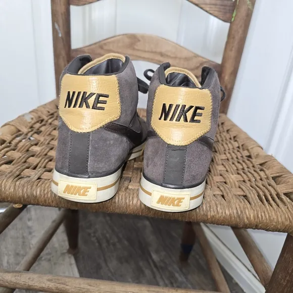 Nike Men's brown High-Top Sneakers sweet‎ classic minimal wear 8.5