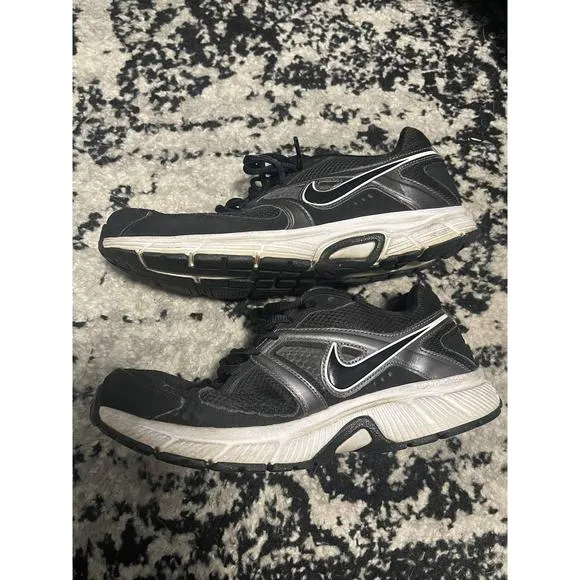 Nike Mens Dart 9 Sneakers Shoes  Size 7